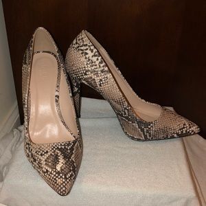 Charlotte Russe Size 8 Snake Skin Pumps